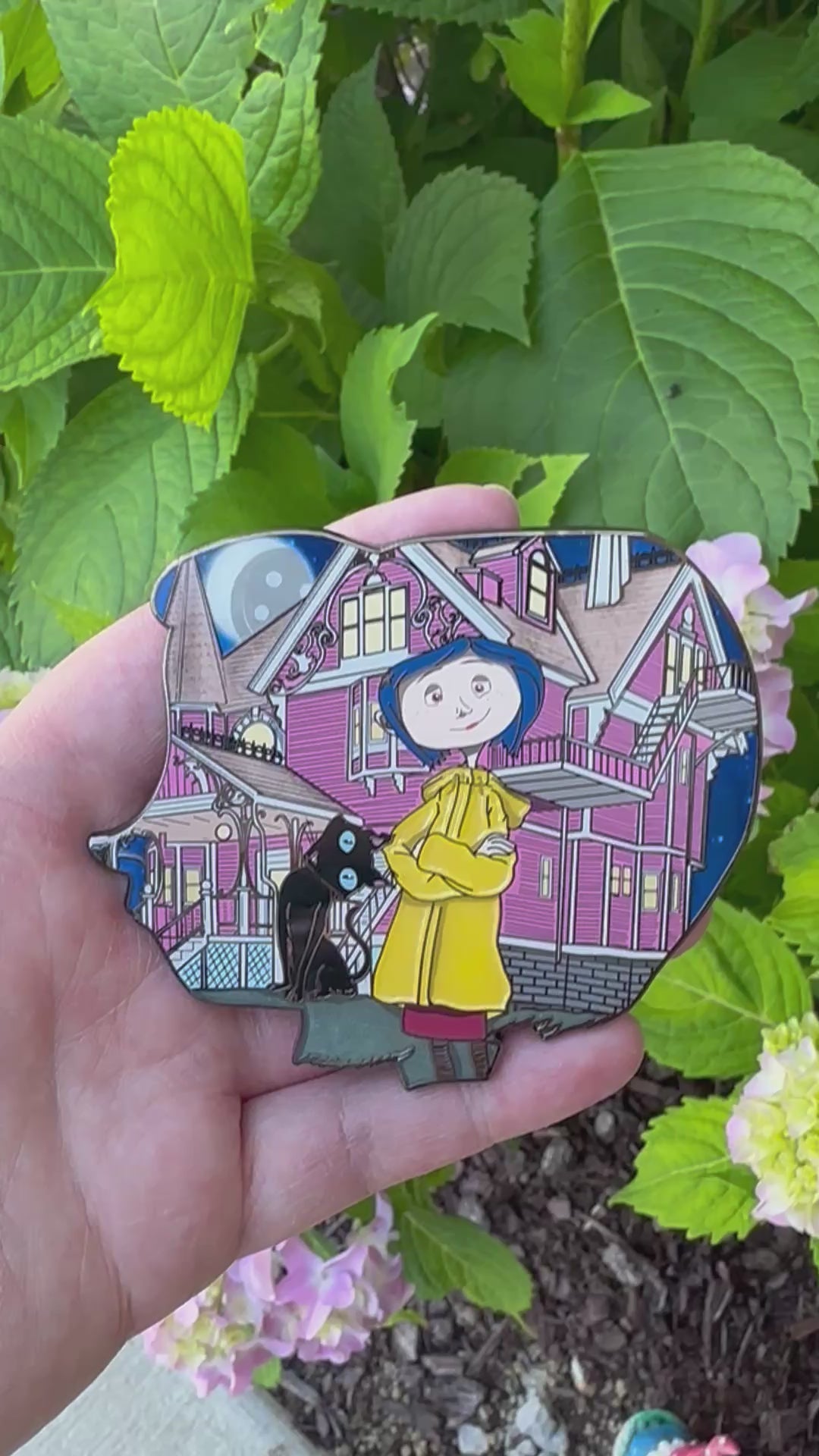 Coraline Sillouette Pin LE 30