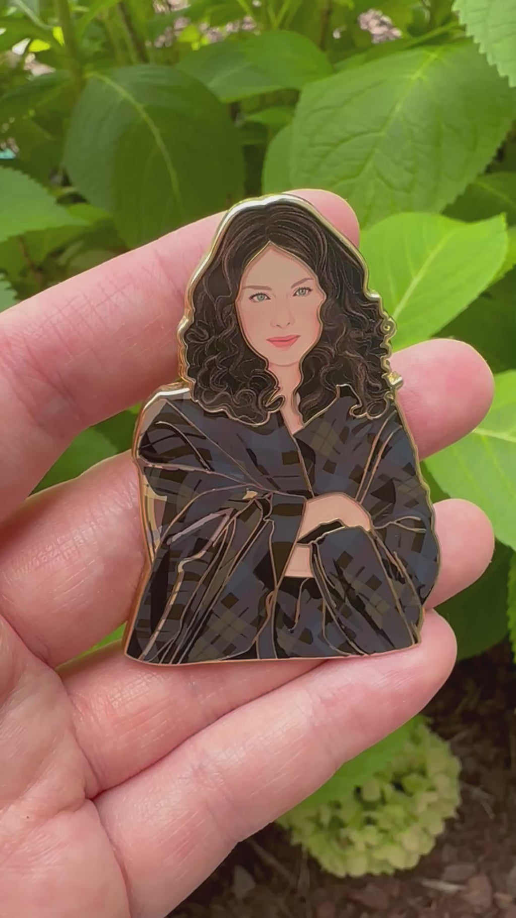 Claire half body Outlander Pin