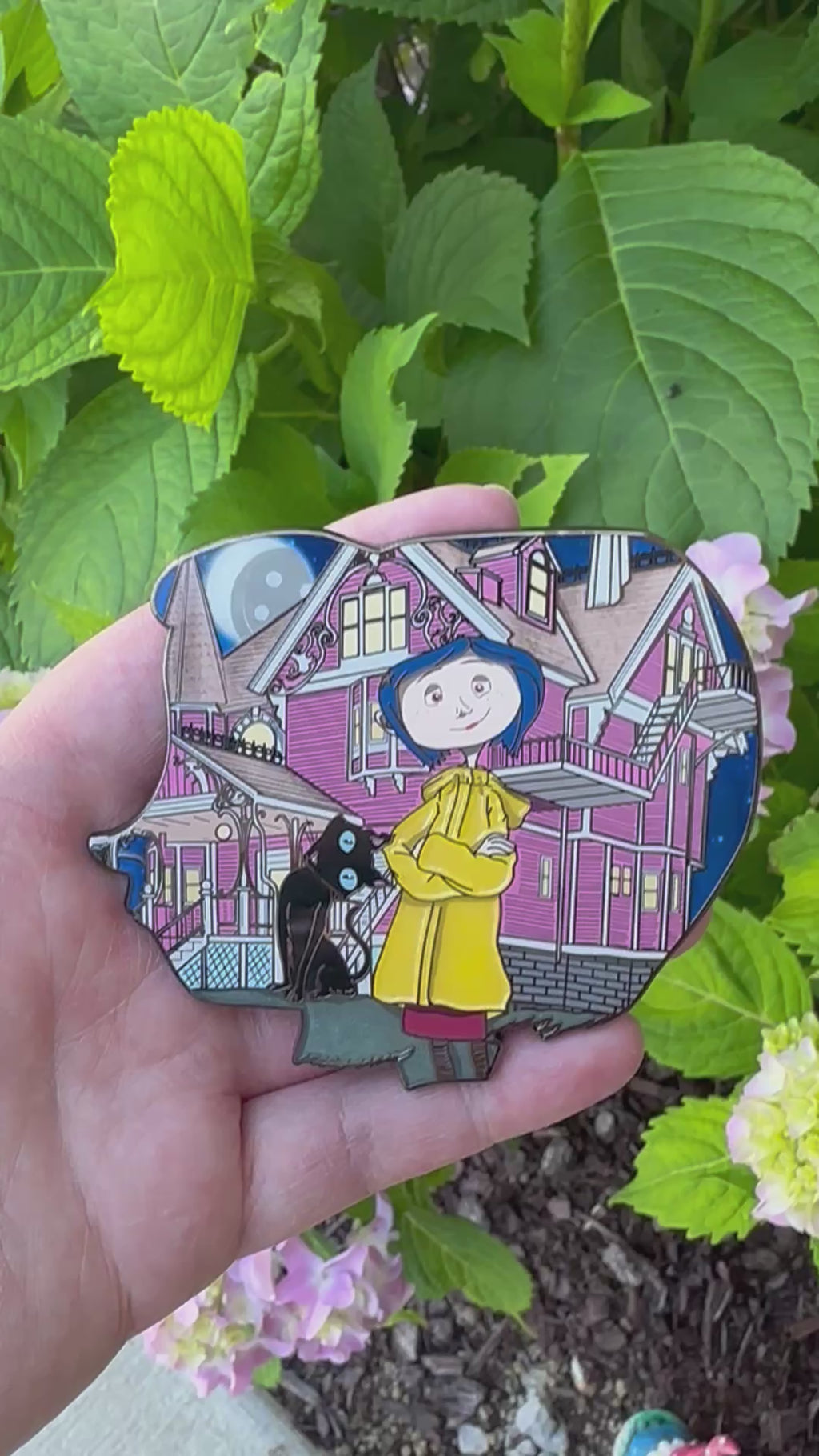 Coraline Sillouette Pin LE 30